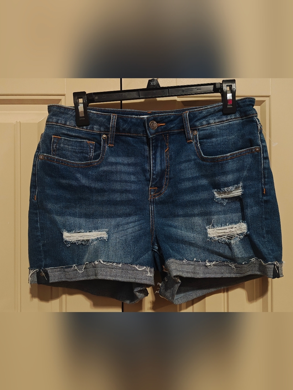 NWT Vigoss Jean Shorts Women's 29 Blue Marley Mid Rise Cuff Raw Hem Distressed